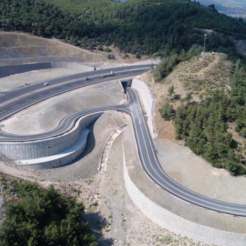 Bornova Turgutlu-Altgeçit ve Kavşak Düzenlemesi İşi